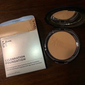 IT Cosmetics Celebration Foundation